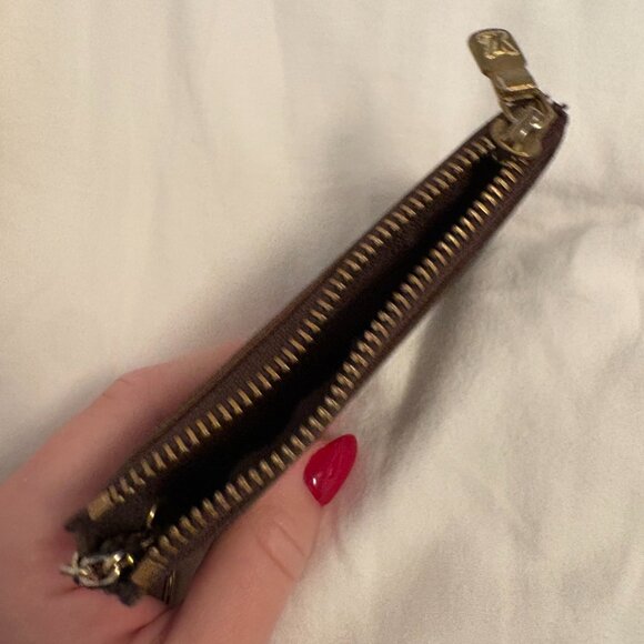 Louis Vuitton key pouch - Picture 4 of 5